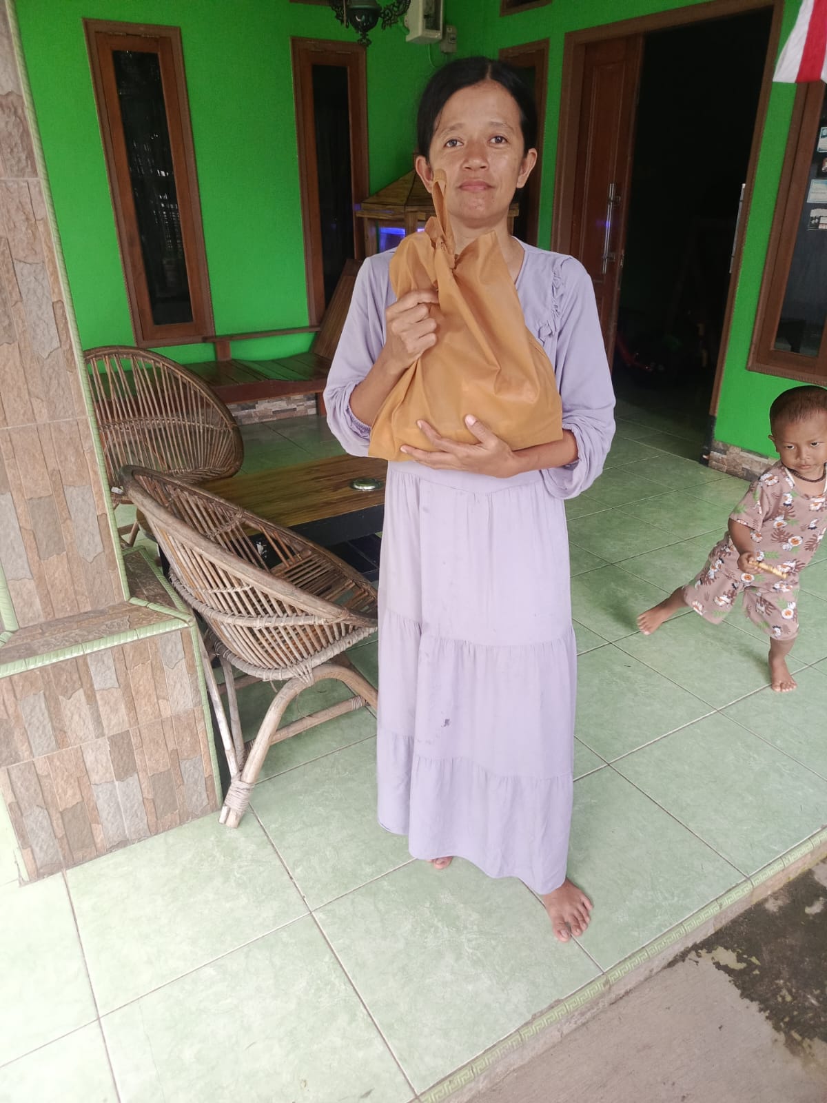 TML - Pembagian bingkisan untuk  Kelurahan Cijaya & warga Rt 05